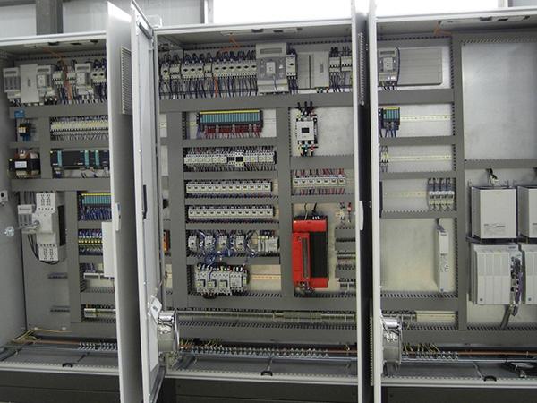 咸陽PLC控制柜 西安亞歐電器自動化引領智能化控制新標準